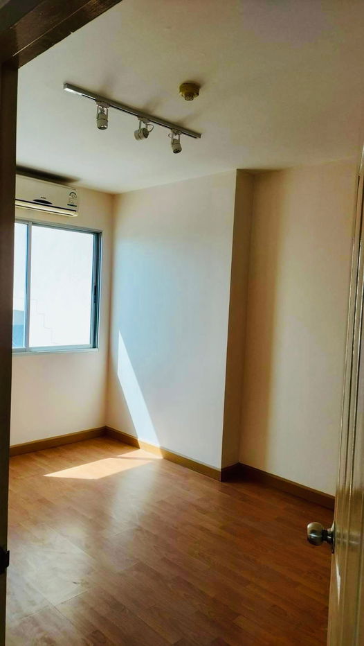 picture 2beds 1bath room, 150 meters from BTSUdomsuk - 2/5
