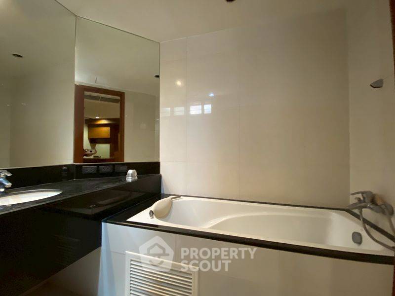 picture 4-BR Condo at City Lakes Tower Sukhumvit 16 Condominium near BTS Asok (ID 985084) - 14/27