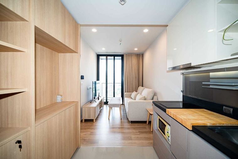 ปล่อยเช่า คอนโด Oka Haus Sukhumvit 36  ห้องสวยจัดเต็ม ส่วนกลางดี ติดบีทีเอส อยู่ในย่าน มีclass (kyz142)