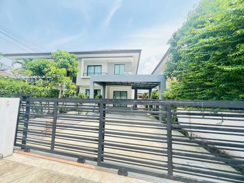 House for Rent at Areeya Como Bangna Km.8 – Fully Furnished in Bangna Prime Location