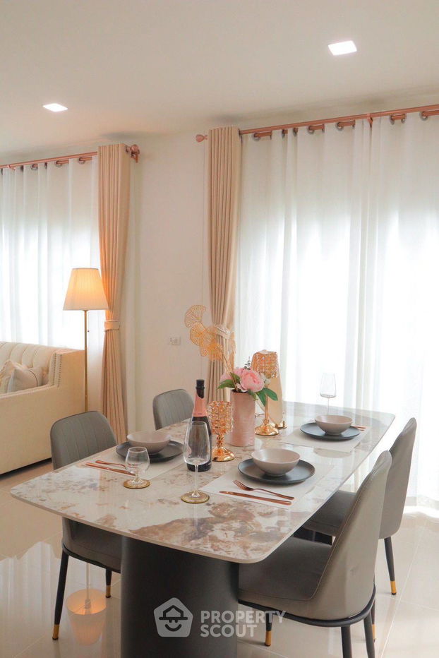 picture 4-BR House at Grandio Bangna Km.5 in Bang Kaeo (ID 2311306) - 3/17