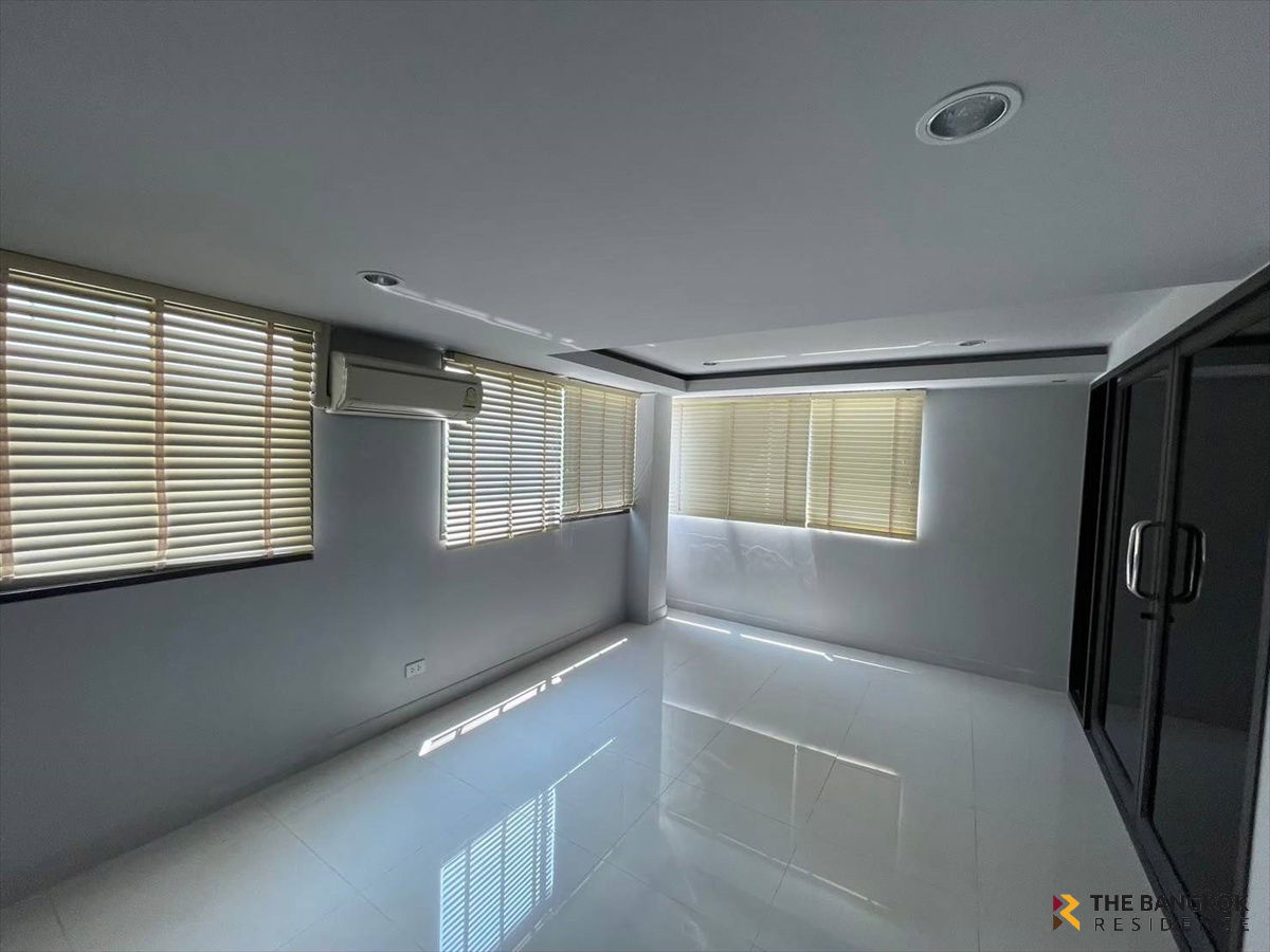 picture Jade Praise Sathorn-Rama 3  🏡 4.5-Storey Home Office, Premium  Location   - 5/16