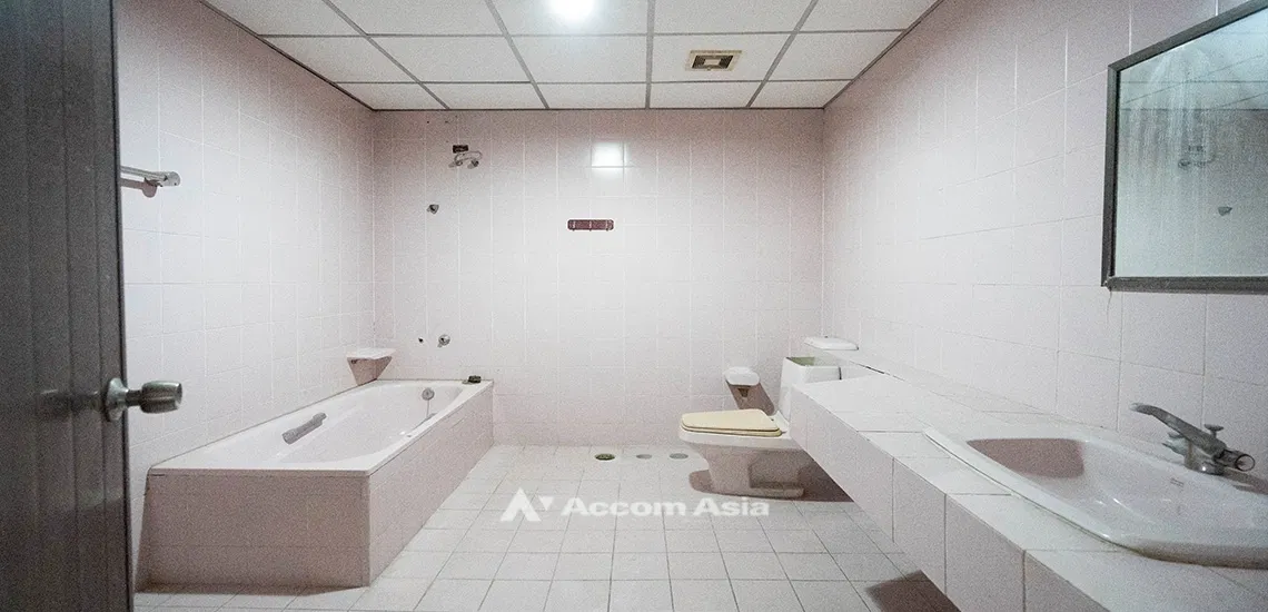picture 🔼🔽 AccomA 📩  4 BR Condominium @Crystal Garden (1520765) - 12/12