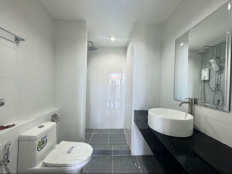 picture Room for rent  Connext  Downtown Condo - 7/12