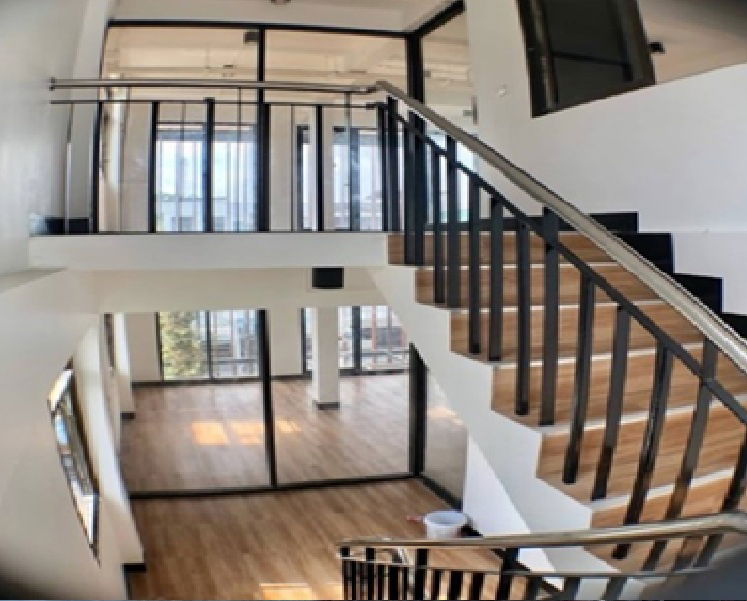 รูป ให้เช่า ทาวน์โฮม 4.5 ชั้น เหมาะเป็นสำนักงาน Renovate ใหม่ทั้งตึก แอร์ 9 เครื่อง ซอยสุขุมวิท 62  - รูปที่ 6/10