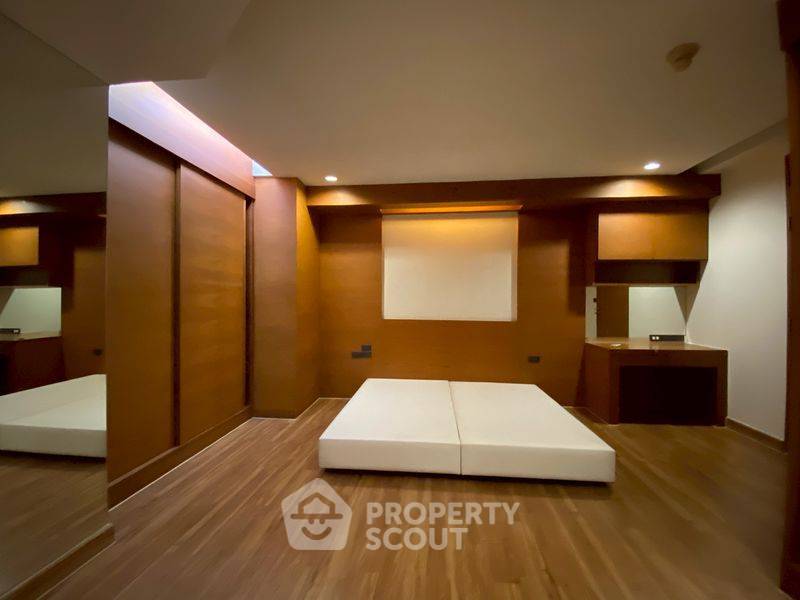 picture 4-BR Condo at City Lakes Tower Sukhumvit 16 Condominium near BTS Asok (ID 985084) - 12/27