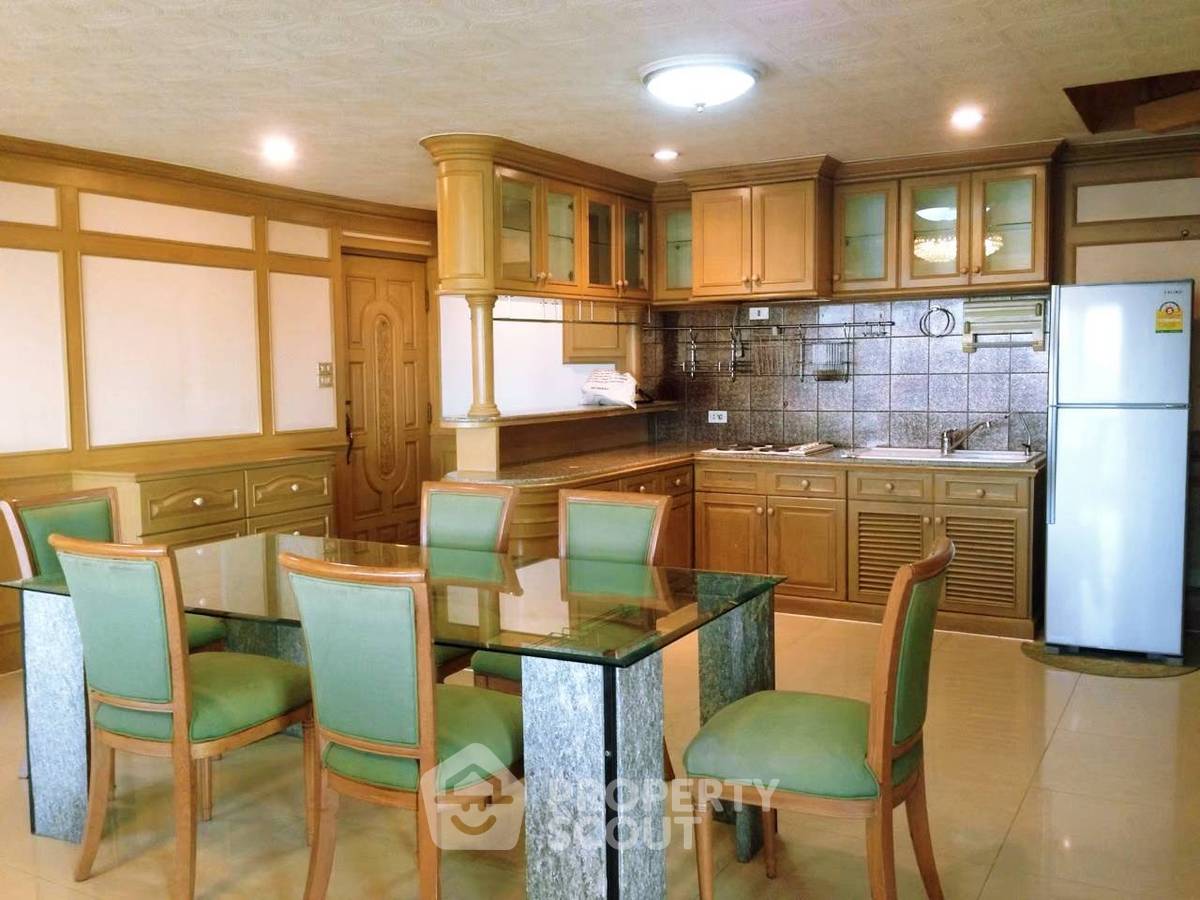 picture 2-BR Condo at Vibhavadee Suite near MRT Lat Phrao (ID 530836) - 1/7