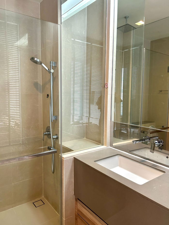 picture Luxury condo for rent The Esse Asoke, high floor. fully furnished, unblock view, convenient to travel nearby BTS/MRT/ARL, ready to move in. - 11/18