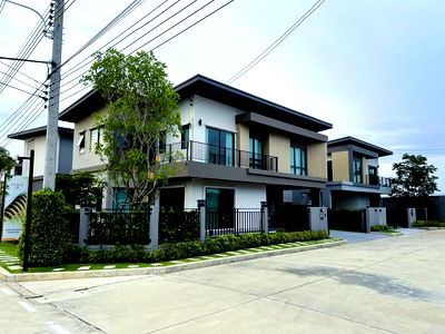 เช่าบ้านเดี่ยว ถนนสะพานนทบุรี-บางบัวทอง : Venue ID ราชพฤกษ์ – 345✨ ตกแต่งสวยพร้อมเข้าอยู่ค่ะ พิเศษค่าเช่าเดือนนี้เพียง 100,000 บาท