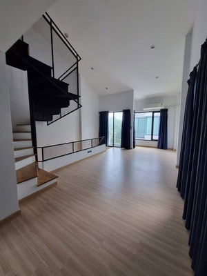 picture FOR RENT HAUS CLOVER RATCHAPHRUEK - CHAENGWATTANA / 4 bedrooms 3 bathrooms / 25 Sqw. 180 Sqm. **25,000** CLOSE TO ROBINSON LIFESTYLE RATCHAPHRUEK - 11/14