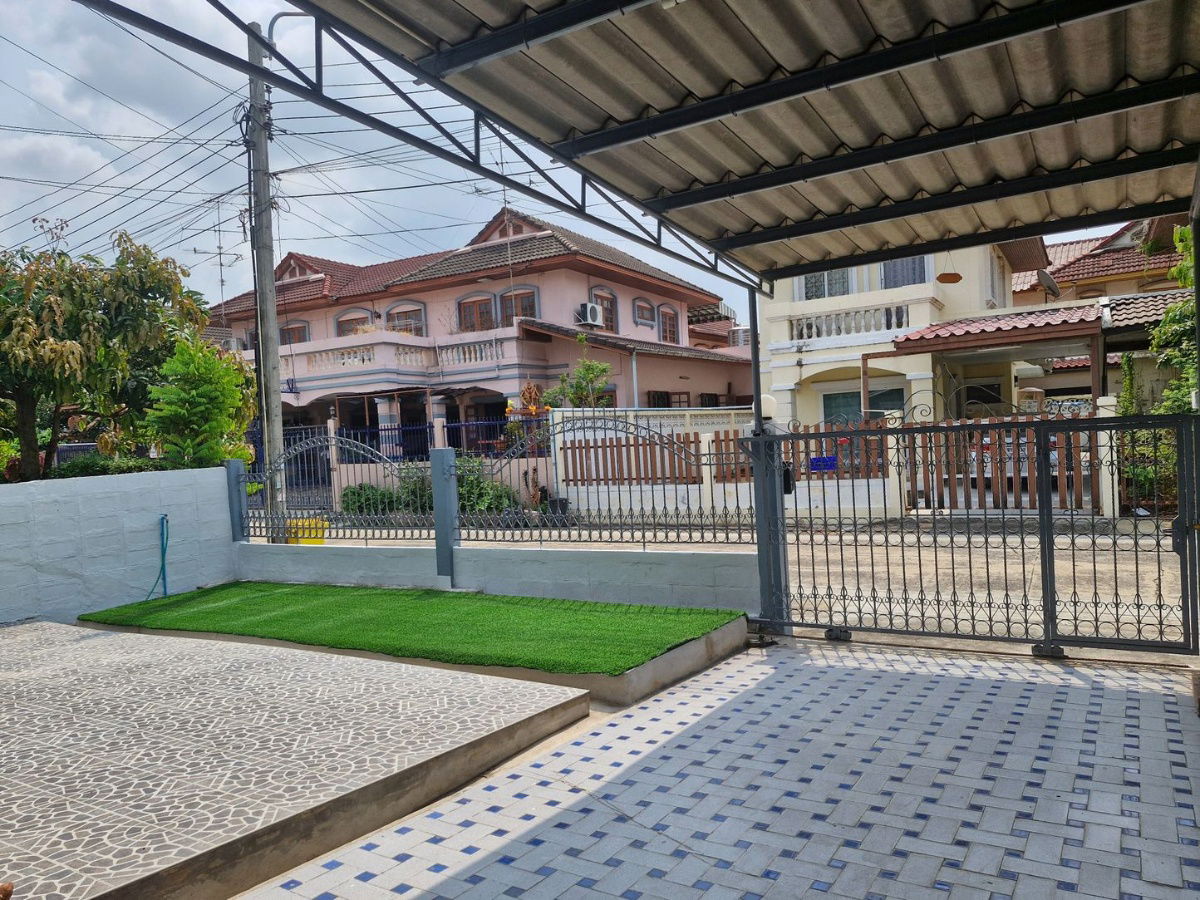 รูป 💥ให้เช่า บ้านเดี่ยว สภาพดีราคาถูก หมู่บ้านเพชรดา ท่าอิฐ ใกล้ตลาด ใกล้บิ๊กซี เลี้ยงสัตว์ได้💥 - รูปที่ 2/9