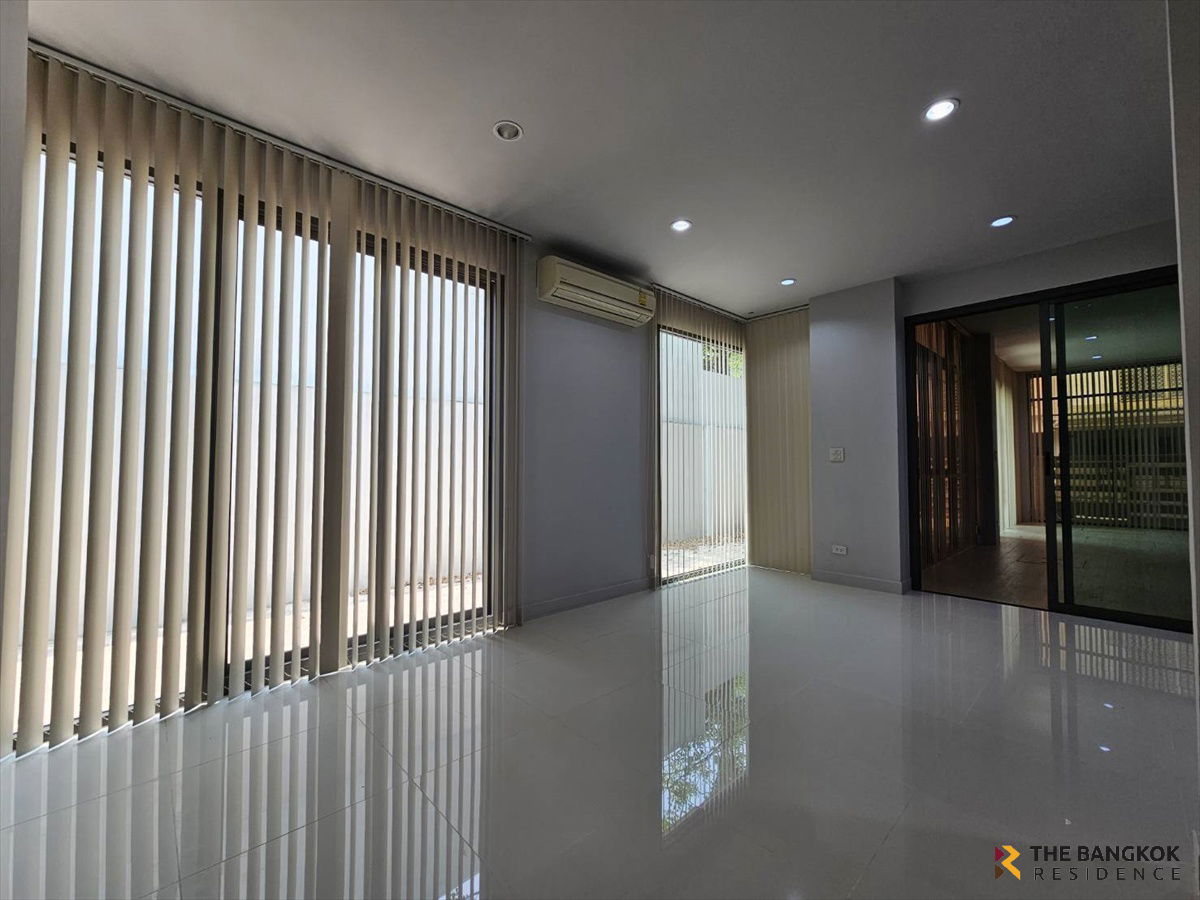 picture Jade Praise Sathorn-Rama 3  🏡 4.5-Storey Home Office, Premium  Location   - 2/16