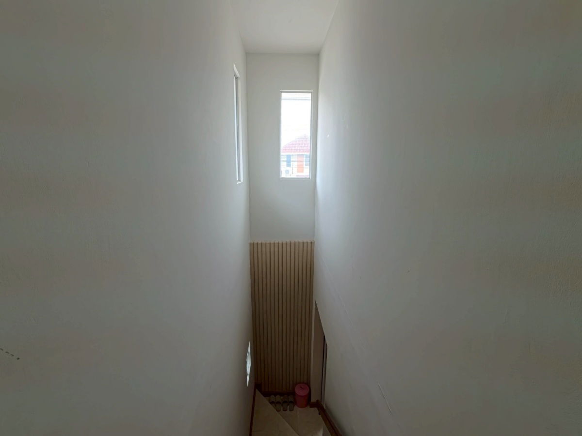 picture Rare semi-detached house in the heart of Takhian Tia. Baan Klang Suan, Rong-Po, Bang Lamung, Chon Buri. - 8/19