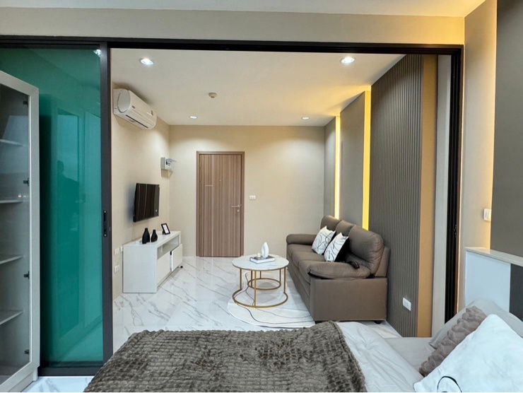 picture Room for rent  Connext  Downtown Condo - 6/12