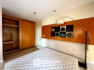Condos for rent : 15th-Floor 2-BR St. Louis Grand Terrace 200m To BTS Saint Louis (ID 2140953)