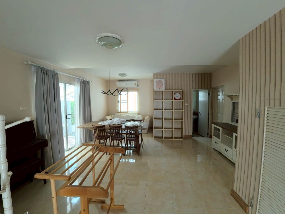 picture Rare semi-detached house in the heart of Takhian Tia. Baan Klang Suan, Rong-Po, Bang Lamung, Chon Buri. - 11/19