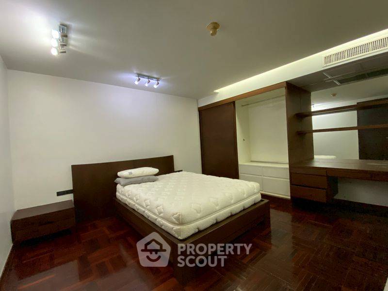 picture 4-BR Condo at City Lakes Tower Sukhumvit 16 Condominium near BTS Asok (ID 985084) - 17/27