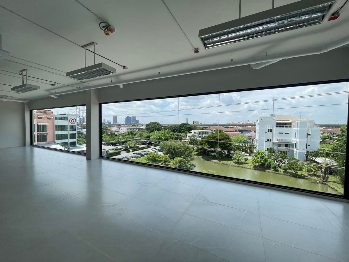 รูป FOR RENT MODERN OFFICE สำนักงาน 3 ชั้น บนถนนพัฒนาการ มีลิฟ ใกล้ทองหล่อ 10 นาที - รูปที่ 6/15