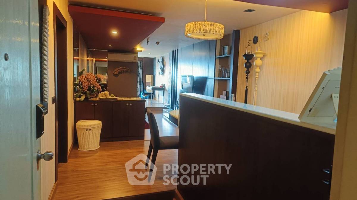 picture 1-BR Condo at Lebua At State Tower near BTS Saphan Taksin (ID 2309357) - 2/9