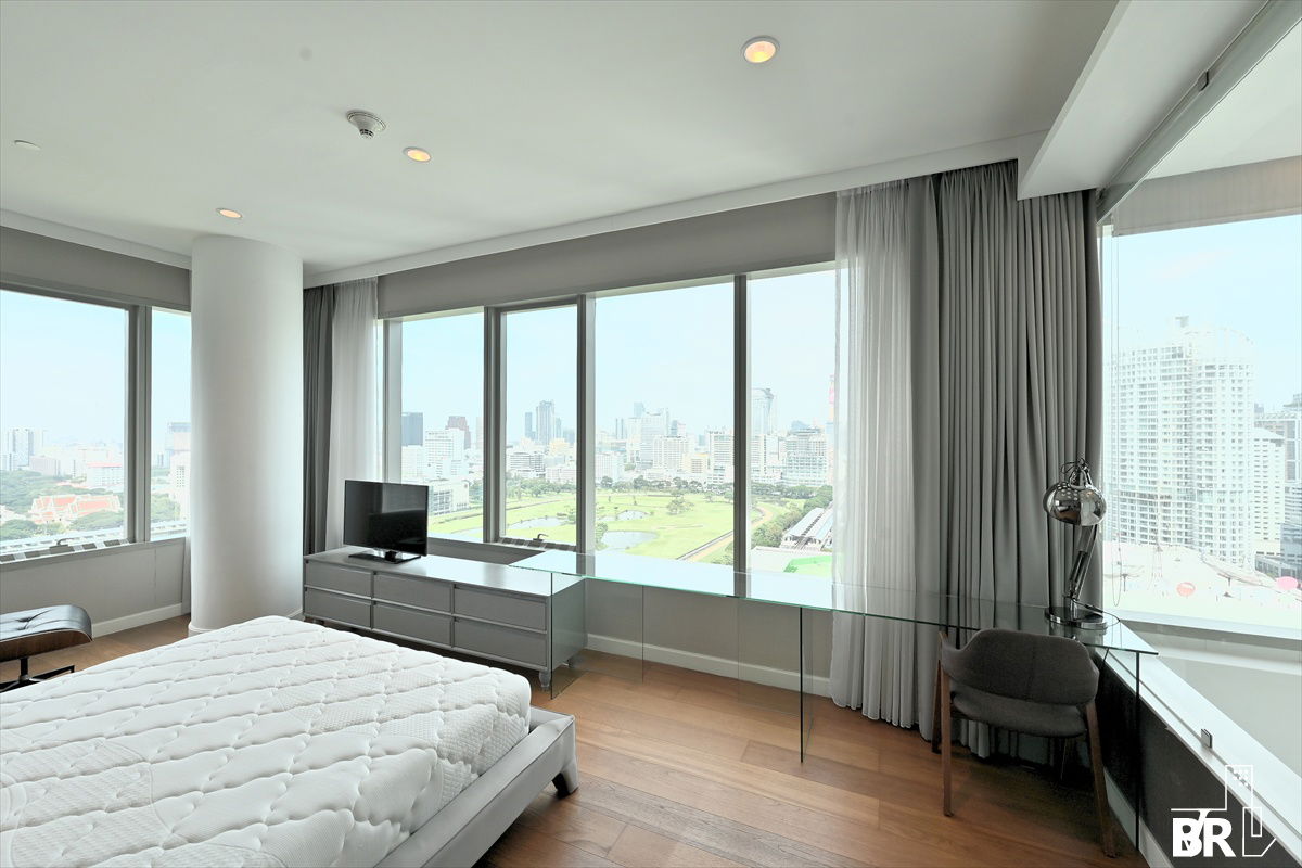 picture Rare Luxury Unit🔥 185 Rajadamri , Stunning Sport Club View ⛳ Near BTS Ratchadamri  - 7/26