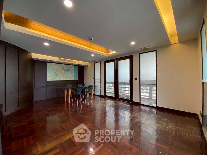 picture 4-BR Condo at City Lakes Tower Sukhumvit 16 Condominium near BTS Asok (ID 985084) - 20/27