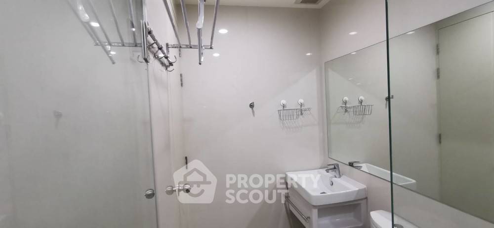 picture 2-BR Condo at Life Asoke near ARL Makkasan (ID 373395) - 5/8