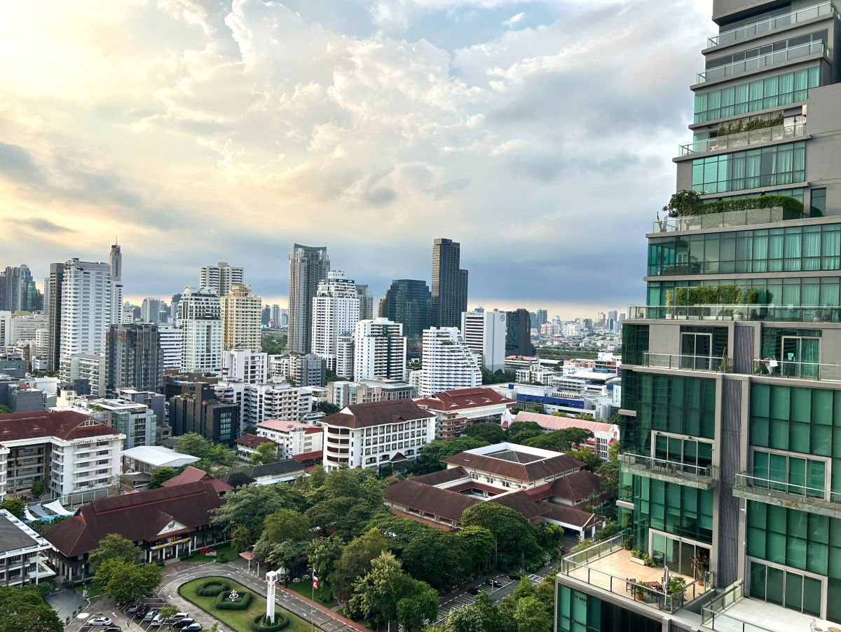 picture Luxury condo for rent The Esse Asoke, high floor. fully furnished, unblock view, convenient to travel nearby BTS/MRT/ARL, ready to move in. - 18/18