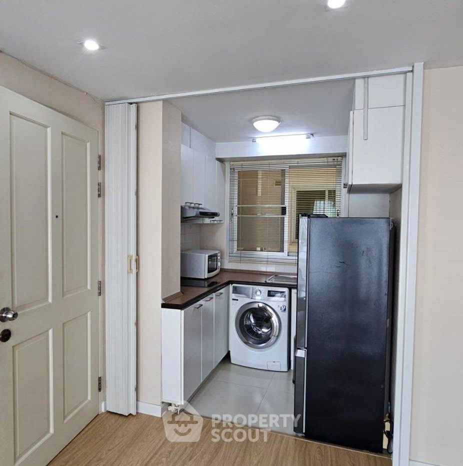 picture 2-BR Condo at 49 Plus near BTS Phrom Phong (ID 1243174) - 2/5