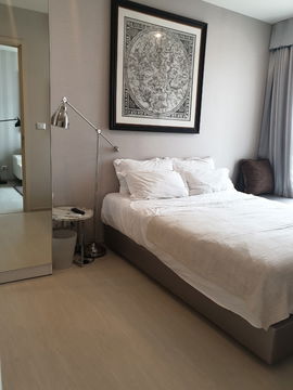Rhythm 42 Sukhumvit ใกล้ BTS เอกมัย เกตเวย์ เอกมัย 1 ห้องนอนชั้นสูง ห้องแต่งสวย