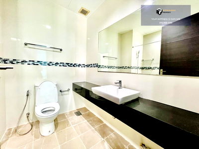 Condos for rent : Ideo Q Phayathai | Newly renovated room with office space 🚝near BTS Phayathai #2025091711890