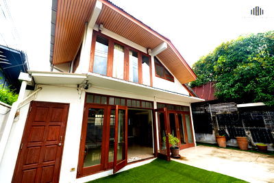 Houses for sale Seri Thai Rode : Super Artistic! Rare Item! A Truly Unique Home!! For Sale: 2-Storey Detached House, 38 Sq.wah, Fully Furnished – Soi Sanguansuk, Rama V Road