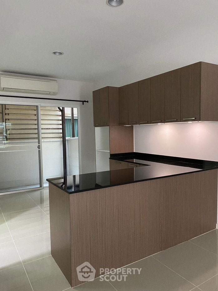 picture 3-BR Townhouse at Baan Klang Muang Sukhumvit 77 in Suan Luang (ID 2311965) - 3/12