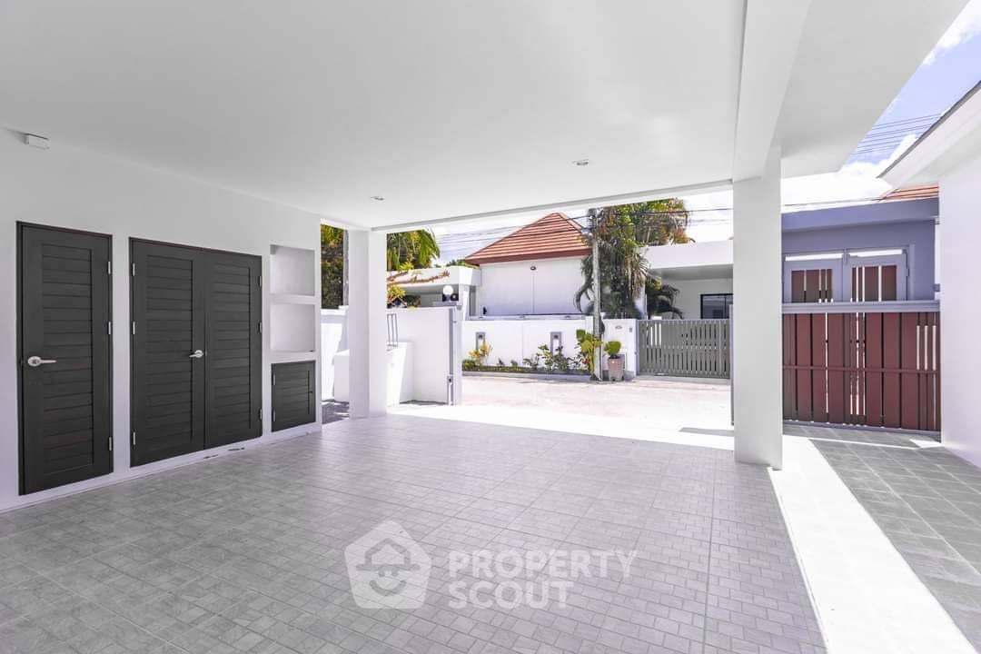 picture 3 Bed 4 Bath Villa For Sale A heaven of modern elegance and comfort (ID 1492358) - 9/20