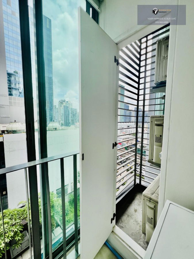 picture Ideo Q Phayathai | Newly renovated room with office space 🚝near BTS Phayathai #2025091711890 - 4/14