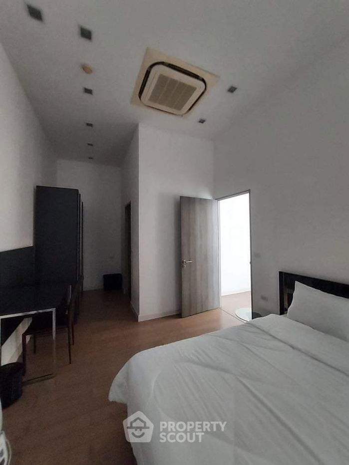 picture 3-BR Condo at Trapezo Sukhumvit 16 near MRT Queen Sirikit National Convention Centre (ID 1922816) - 9/26