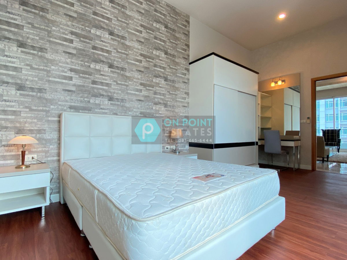picture Penthouse 3 Bedrooms 2 Bathrooms for Rent - 9/15