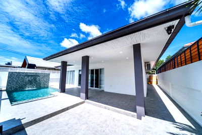 บ้านเดี่ยว บางละมุง ชลบุรี : ขายพลูวิลล่า ฝั่งทะเล เอกมงคล 1 พัทยา 12.95 ล้าน