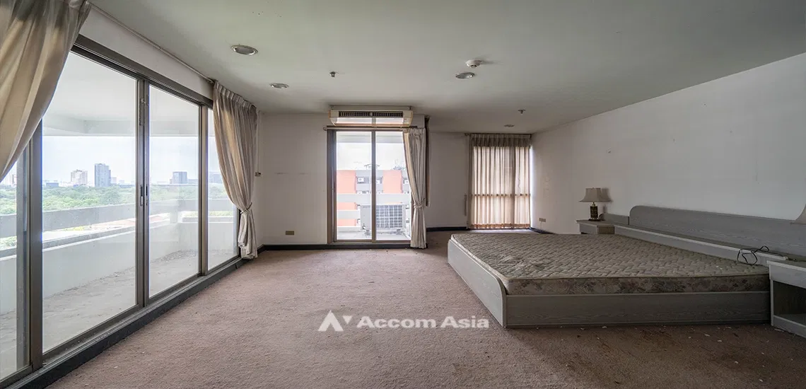 picture 🔼🔽 AccomA 📩  4 BR Condominium @Crystal Garden (1520765) - 10/12
