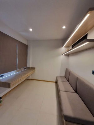 picture FOR RENT HAUS CLOVER RATCHAPHRUEK - CHAENGWATTANA / 4 bedrooms 3 bathrooms / 25 Sqw. 180 Sqm. **25,000** CLOSE TO ROBINSON LIFESTYLE RATCHAPHRUEK - 8/14