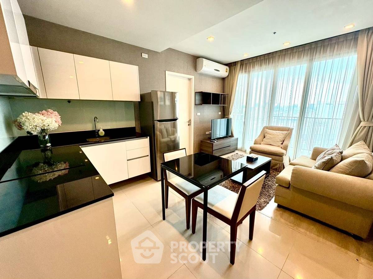 picture 2-BR Condo at Quinn Condo Ratchada 17 near MRT Sutthisan (ID 2311827) - 2/6