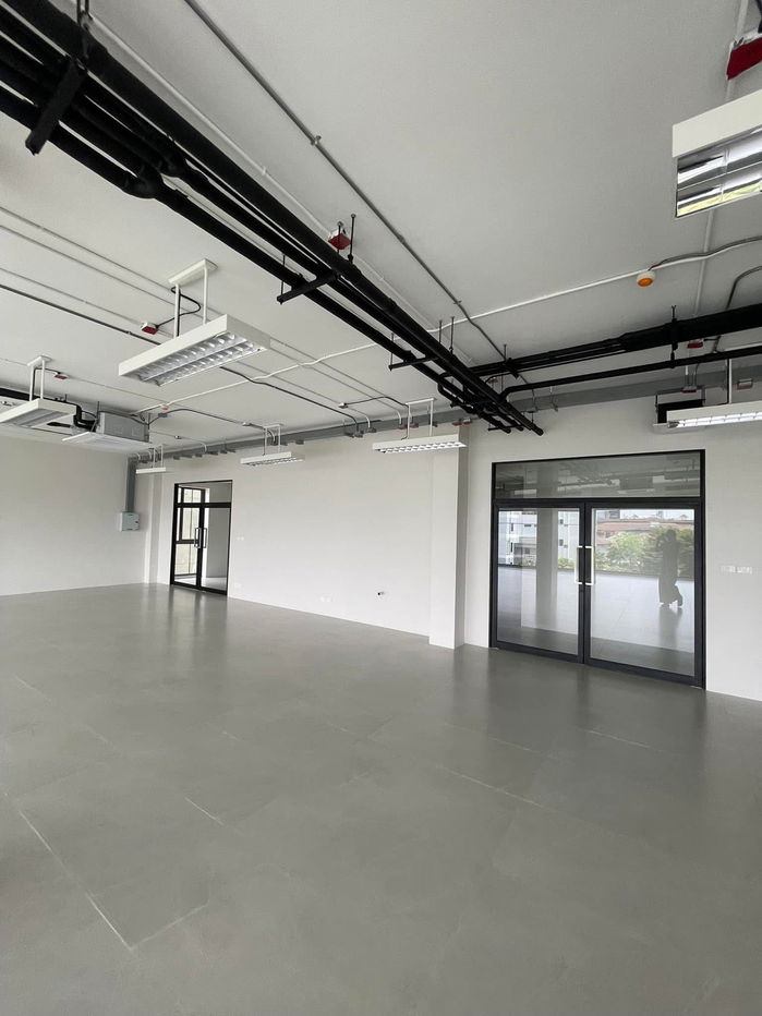 รูป FOR RENT MODERN OFFICE สำนักงาน 3 ชั้น บนถนนพัฒนาการ มีลิฟ ใกล้ทองหล่อ 10 นาที - รูปที่ 15/15