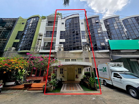 อาคารพาณิชย์ 4 ชั้นครึ่ง ใจกลางกรุงเทพ (...ลด 4 ล้าน...) Supalai Place Sukhumvit 39