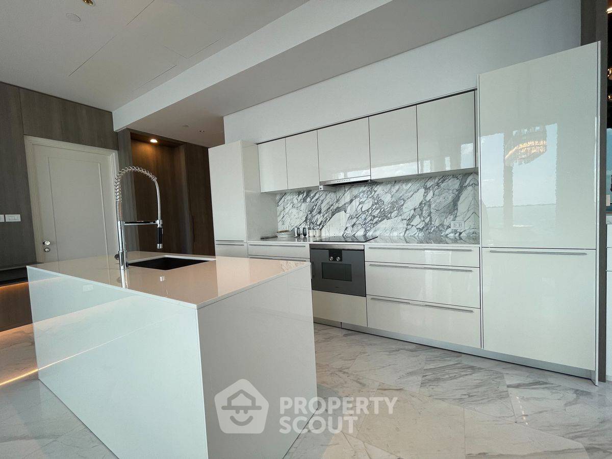 picture 2-BR Condo at Four Seasons Private Residences Bangkok near BTS Saphan Taksin (ID 2309169) - 10/14