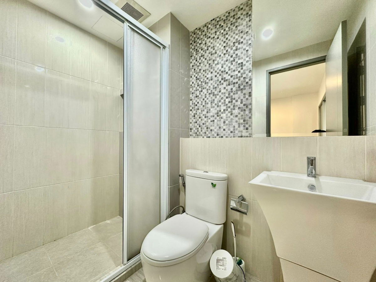 picture ✨✨LineID: @AgentCondo (with@ Ahead)✨✨ Life Ratchadapisek 1Bed 1Bath Available!!  - 4/8