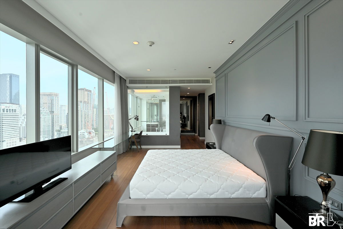 picture Rare Luxury Unit🔥 185 Rajadamri , Stunning Sport Club View ⛳ Near BTS Ratchadamri  - 11/26