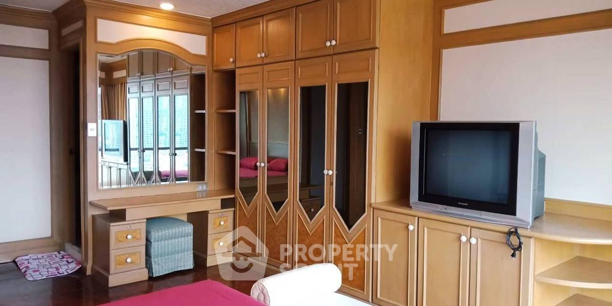 picture 2-BR Condo at Vibhavadee Suite near MRT Lat Phrao (ID 530836) - 4/7