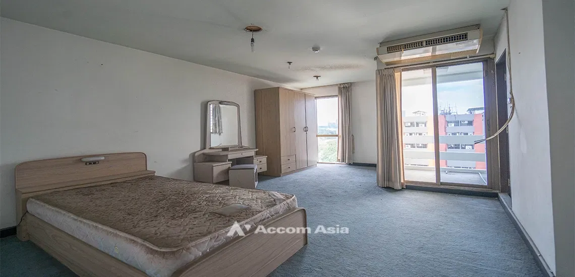 picture 🔼🔽 AccomA 📩  4 BR Condominium @Crystal Garden (1520765) - 8/12