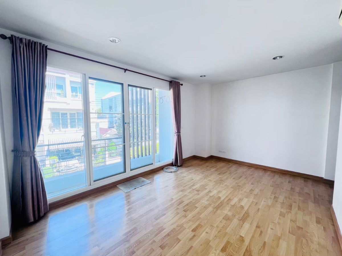 picture Townhouse for rent, 3 floors, Baan Klang Muang, Lat Phrao, Sena 1, Lat Phrao 12 - 7/13