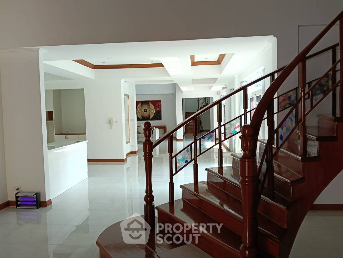 picture 5-BR Villa close to Phratamnak (ID 2079794) - 12/28