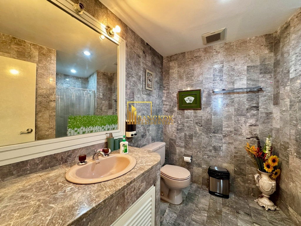picture Supakarn Condo | Elegant 3 Bedroom Riverside Condo For Sale - BR60587CD - 37/48